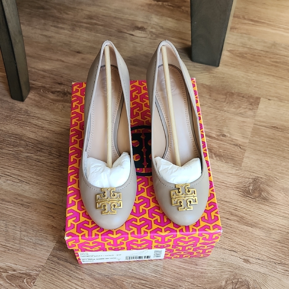 Tory Burch Gray Wedges with Gold Emblem Size 8